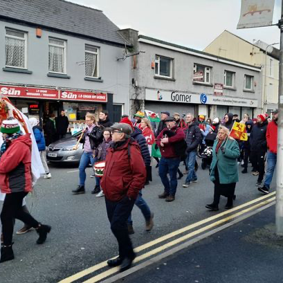 Dafydd Iwan joins crowds for Welsh language rally calling for action