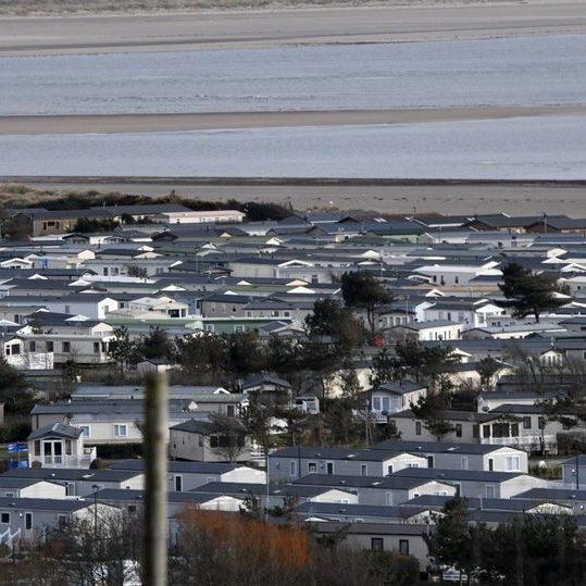 Haven caravan park residents say 'run-down' site leaves them with 'impossible choice'